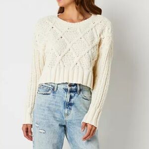 Arizona Juniors Women’s Crew Neck Long Sleeve Pullover Sweater